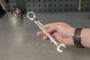 Ключ комбинированный трещоточный с переключателем 10 мм