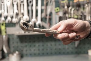 Ключ комбинированный трещоточный с переключателем 10 мм