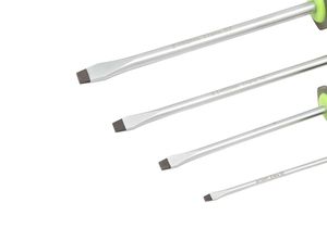 Отвёртка c трехкомпонентной рукояткой шлицевая 6,5×200 мм 721068 Дело Техники