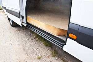 Накладка на внутренний порог боковой двери, 1шт, черный, ABS-пластик, для авто Mercedes Sprinter W906 2006-2019, VW Crafter 2006-2017