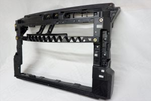 Суппорт радиатора VW POLO 10-- (цент.) oem0028panp O.E.M.