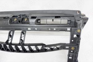 Суппорт радиатора VW POLO 10-- (цент.) oem0028panp O.E.M.
