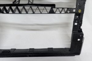 Суппорт радиатора VW POLO 10-- (цент.) oem0028panp O.E.M.