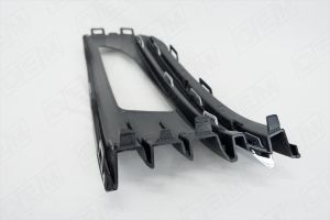 Решетка переднего бампера VW POLO 15-- (с туманками) с хромом R oem1306r O.E.M.