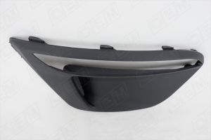 Рамка противотуманной фары правой oem1391r O.E.M.