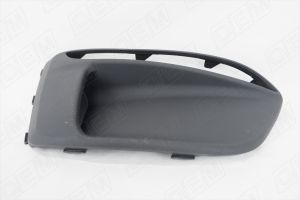 Рамка противотуманной фары правой oem1391r O.E.M.