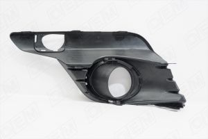Окантовка противотуманной фары правая Renault Logan 2 2018-нв oem1401r O.E.M.