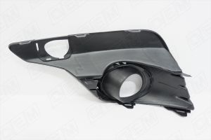 Окантовка противотуманной фары правая Renault Logan 2 2018-нв oem1401r O.E.M.