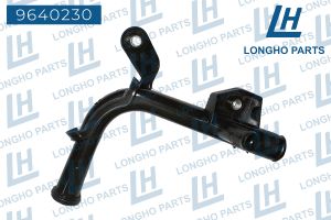 Патрубок резиновый (шланг) RENAULT Clio 8200408549 9640230 Longho