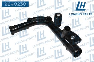 Патрубок резиновый (шланг) RENAULT Clio 8200408549 9640230 Longho
