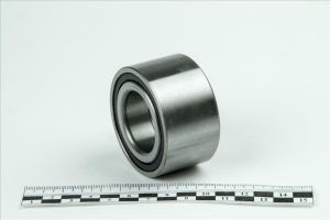 Подшипник ступицы передний МК