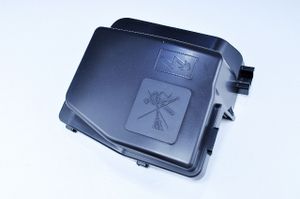 Крышка монтажного блока  моторного отсека 243825499r Renault