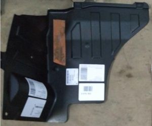 Пыльник двигателя боковой правый для Daewoo Nubira 2003-2007 95073235 General Motors